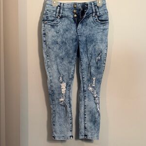 Women distressed jeans